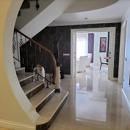 Villa Bursa Lux *